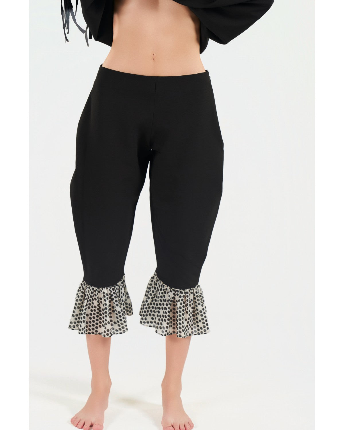 YA LEIL CAPRI Pants