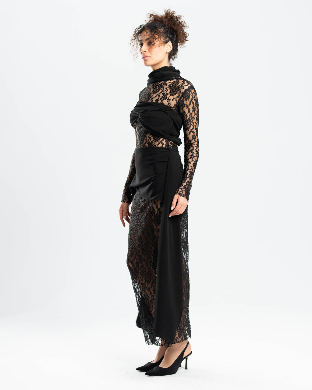 Noir Dress in Lace and Crepe
