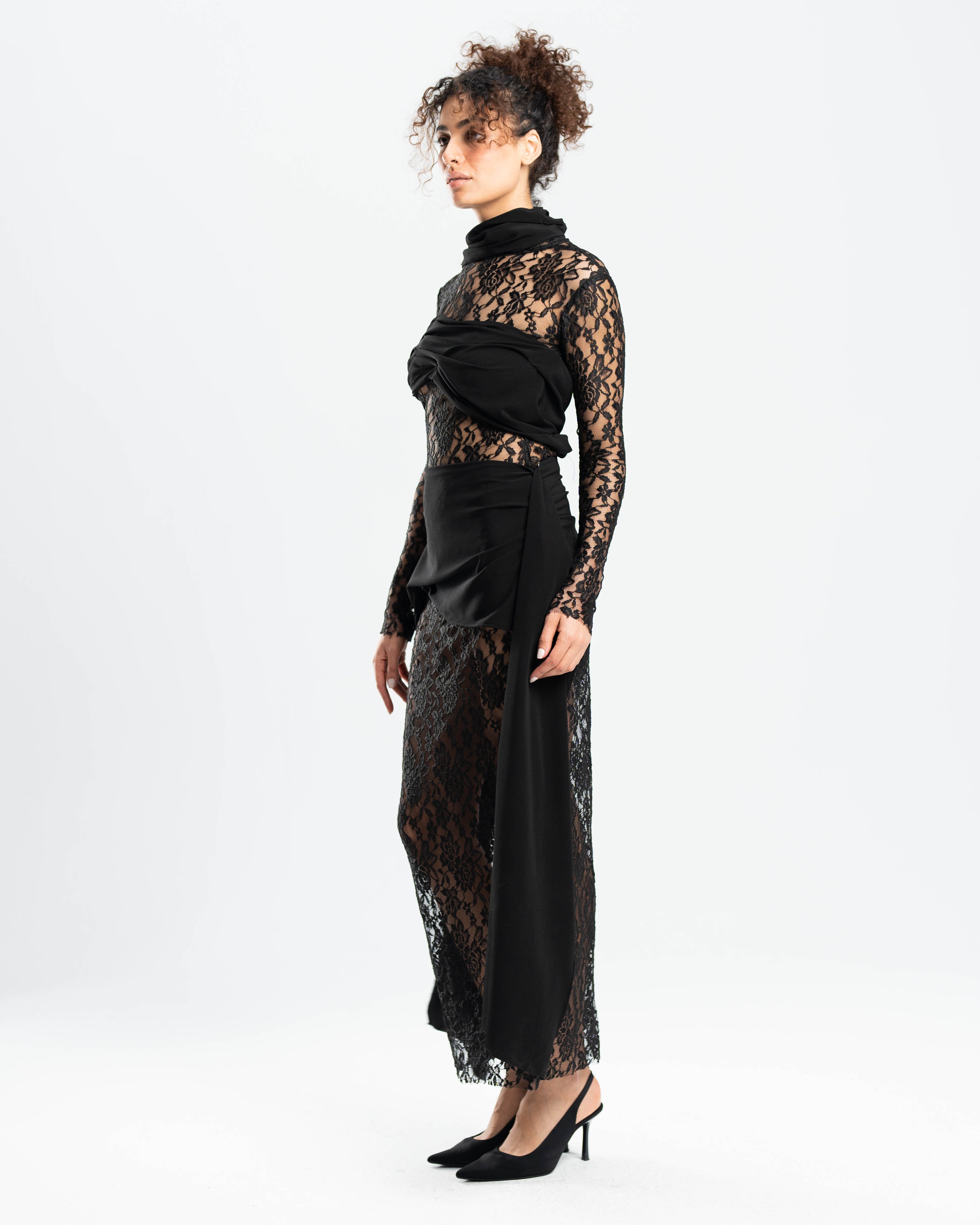 Noir Dress in Lace and Crepe