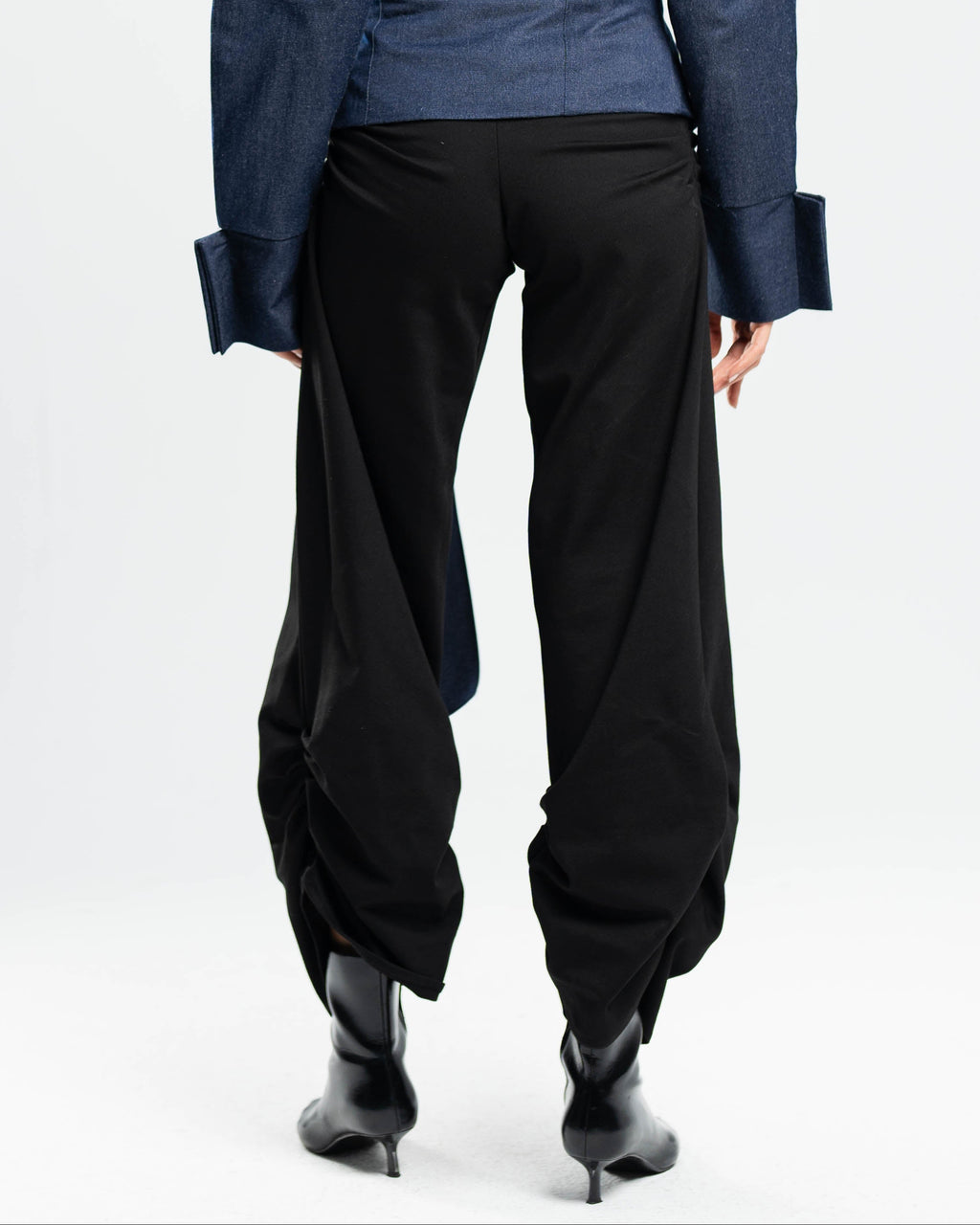 Trousers in Black Crepe