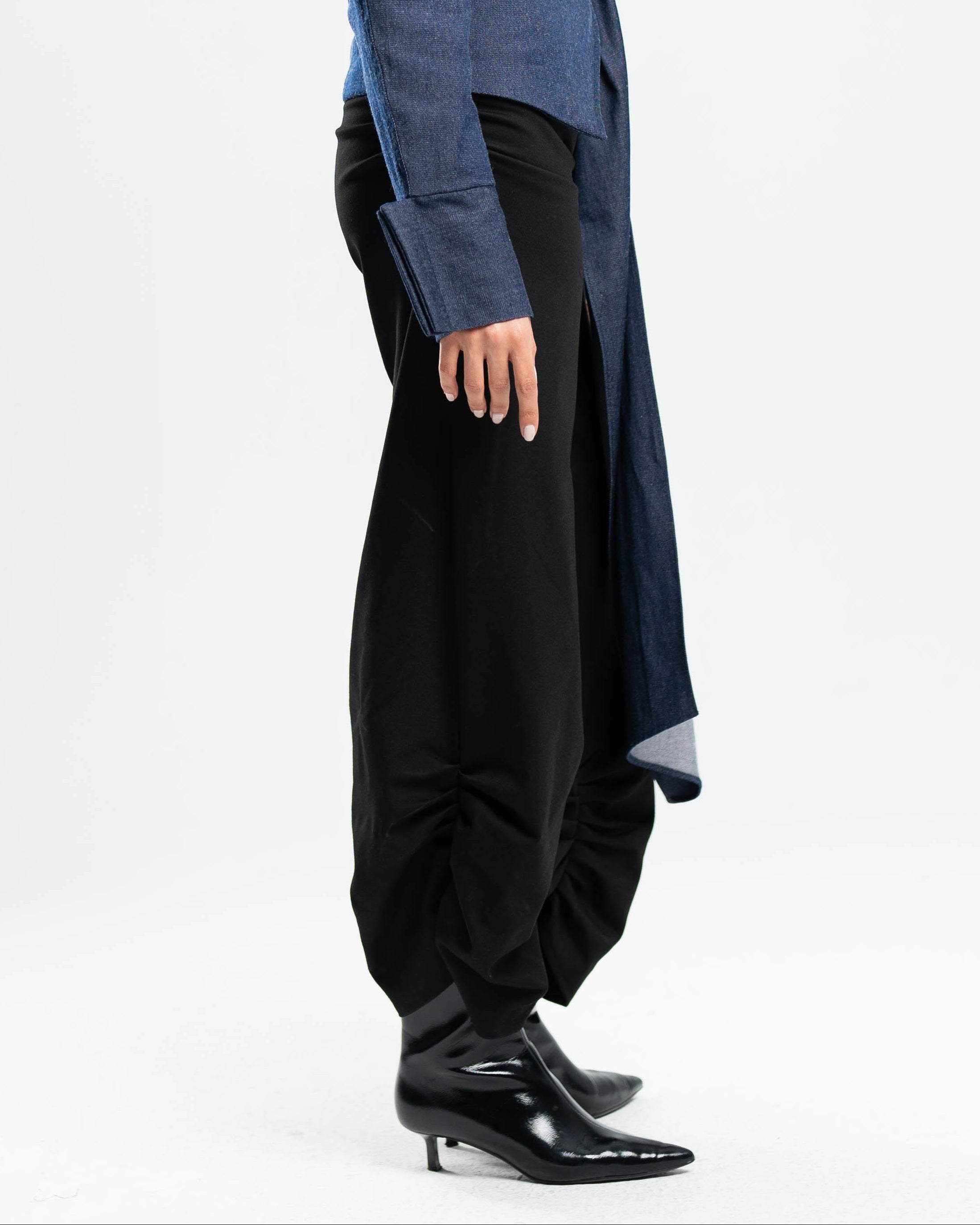 Trousers in Black Crepe