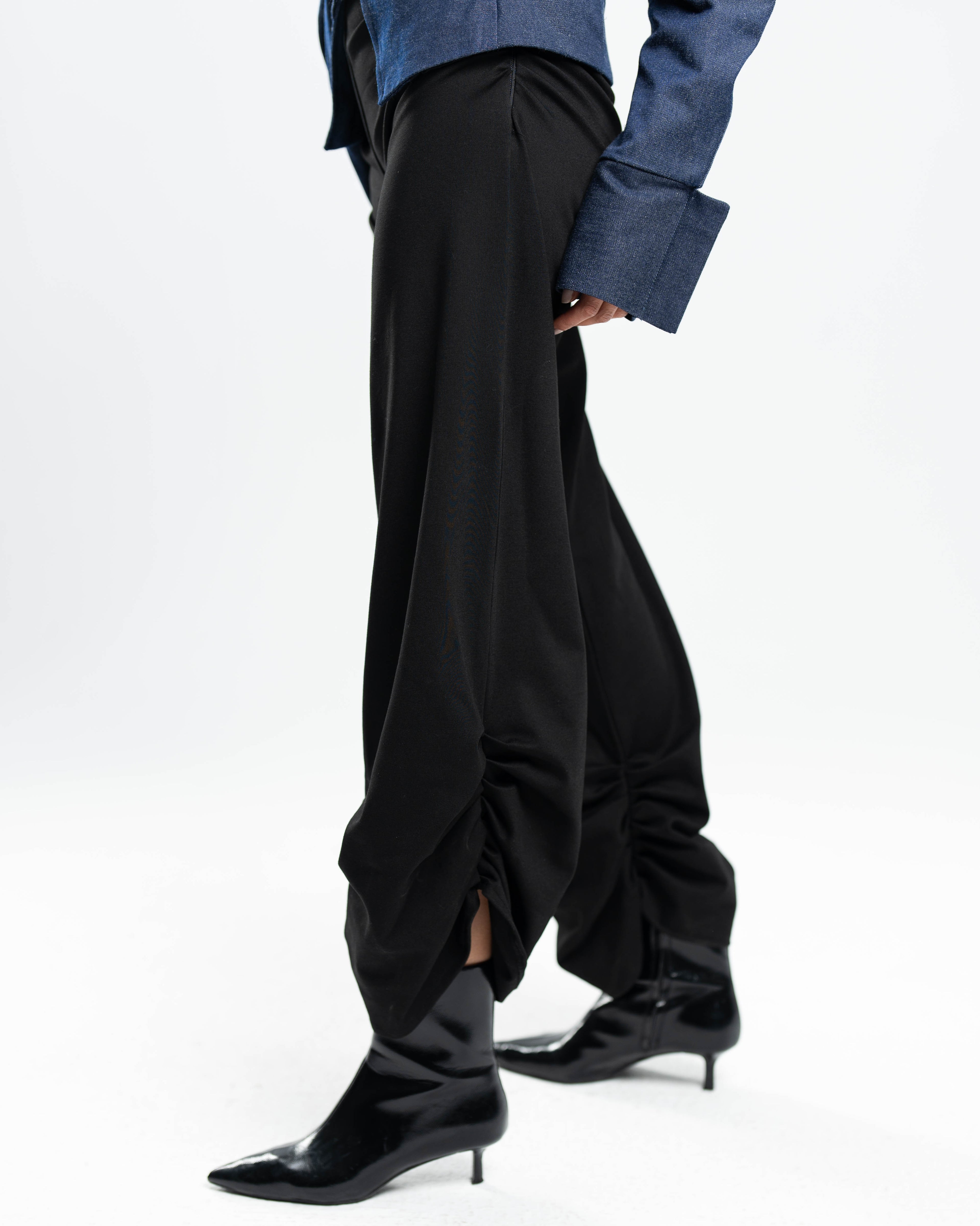 Trousers in Black Crepe