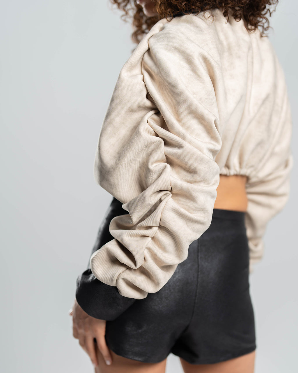 Halo Top in Sand Suede and Black Leather